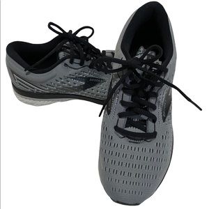 Brooks men’s Ghost 13 running sneakers